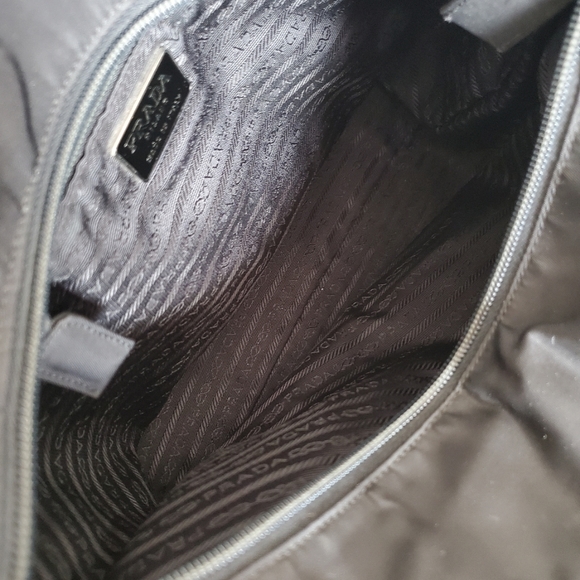 ‼️SOLD‼️ Vintage Prada Tessuto Mini Top Handle - Picture 5 of 10